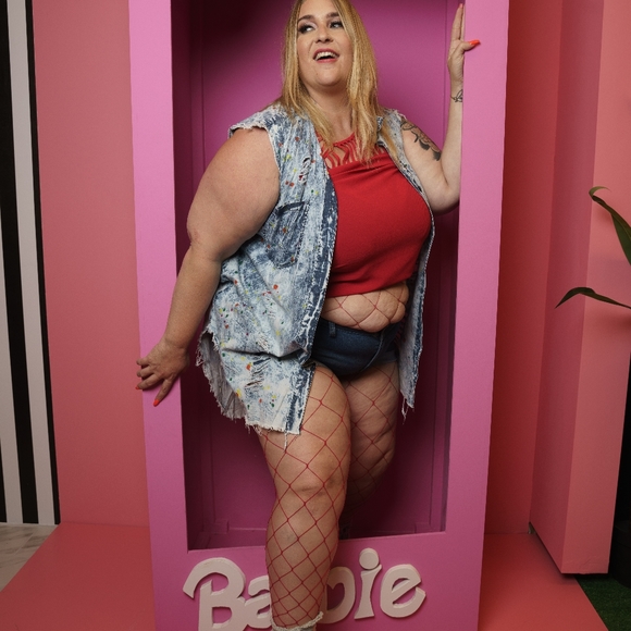 Barbie here! Plus Size Paint splatter long distressed lightweight denim - Picture 5 of 5